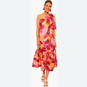 FARM Rio Patch Twirl One Shoulder
Maxi Dress Colorful Pattern